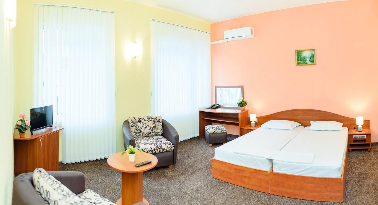 Family Hotel Varna Exterior photo