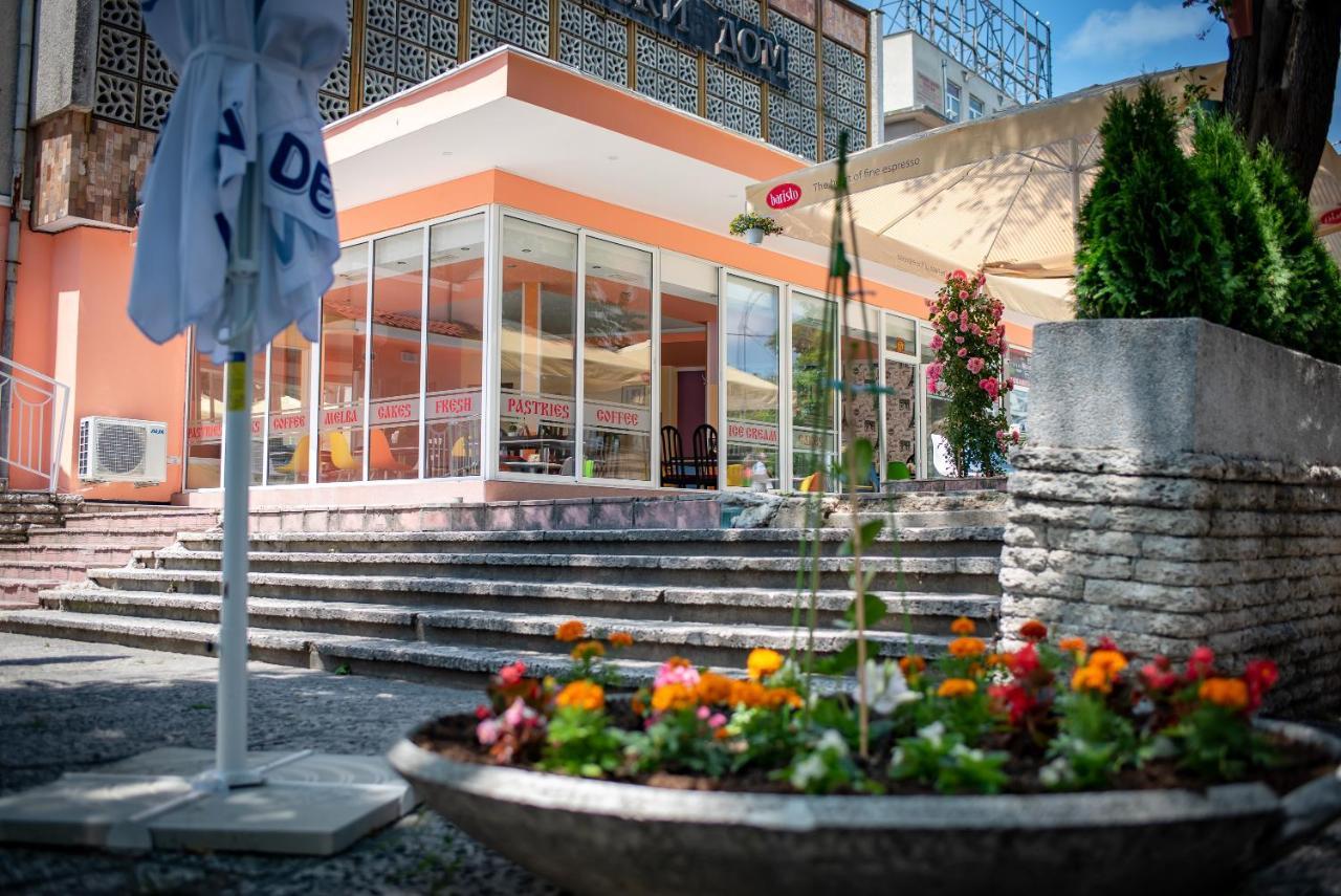 Family Hotel Varna Exterior photo